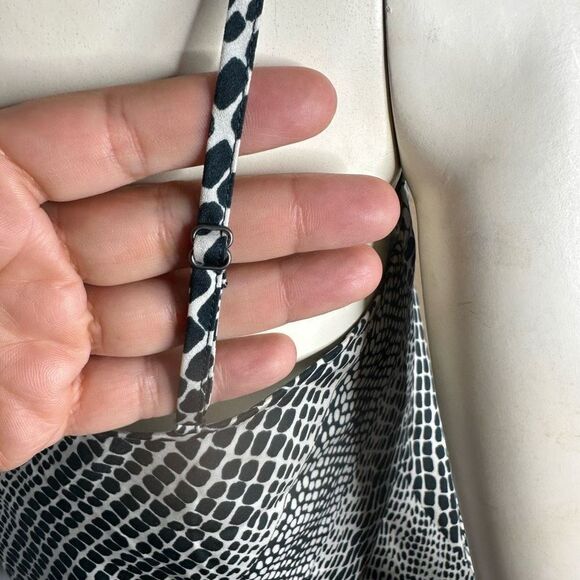 Banana Republic Silky Cowl Neck Camisole Size XSP - Picture 3 of 12